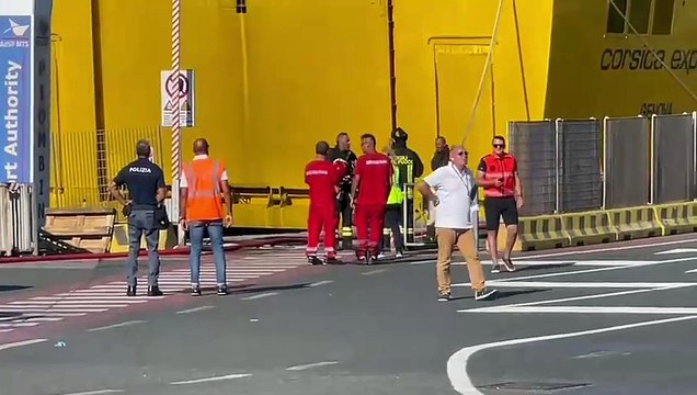 Incendio sul traghetto, concluse le operazioni di salvataggio