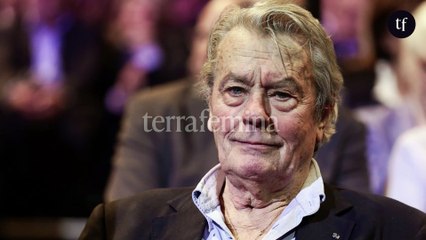 Alain Delon avait exigé que son chien soit euthanasié à sa disparition, et ça indigne la SPA (mais pas seulement)