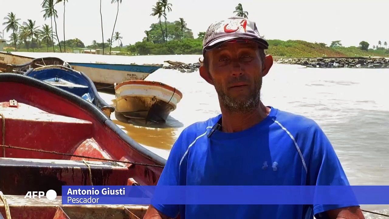 Vazamento de petróleo afeta praia venezuelana