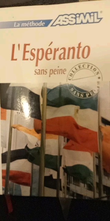 Cours d'ESPERANTO : Dans un salon de thé, au téléphone, il manque quelque chose (Sans Peine)