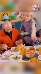 Ce père met la grand-mère à l’écart de la famille pour le repas puis reçoit une leçon de vie