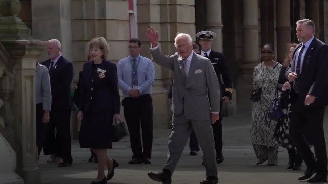 King visits Southport to meet knife attack survivors