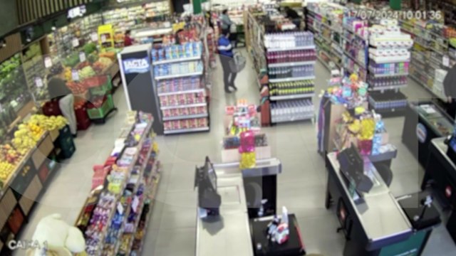 Câmeras flagram sequência de furtos de carne em supermercado no Centro