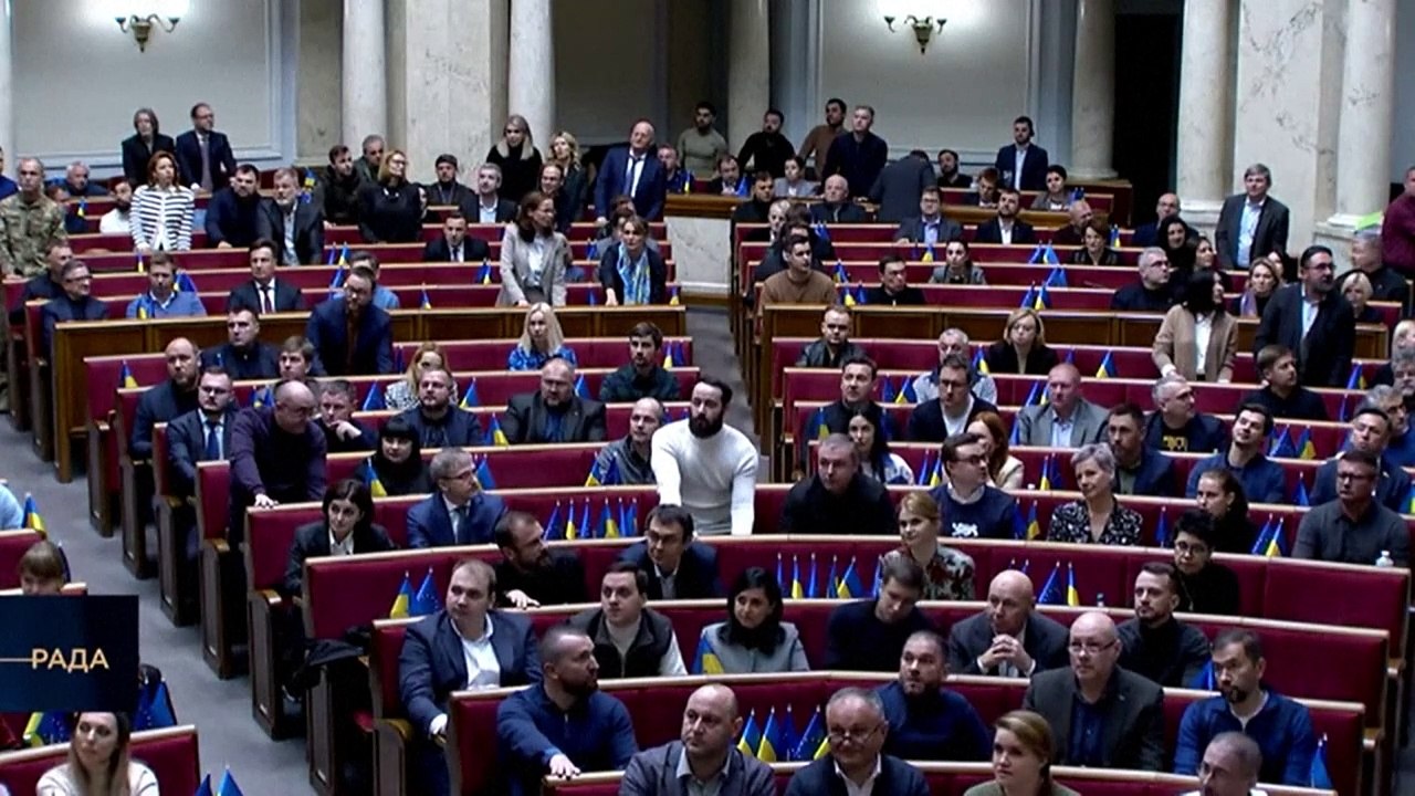 Parlamento ucraniano prohíbe la Iglesia ortodoxa vinculada a Rusia