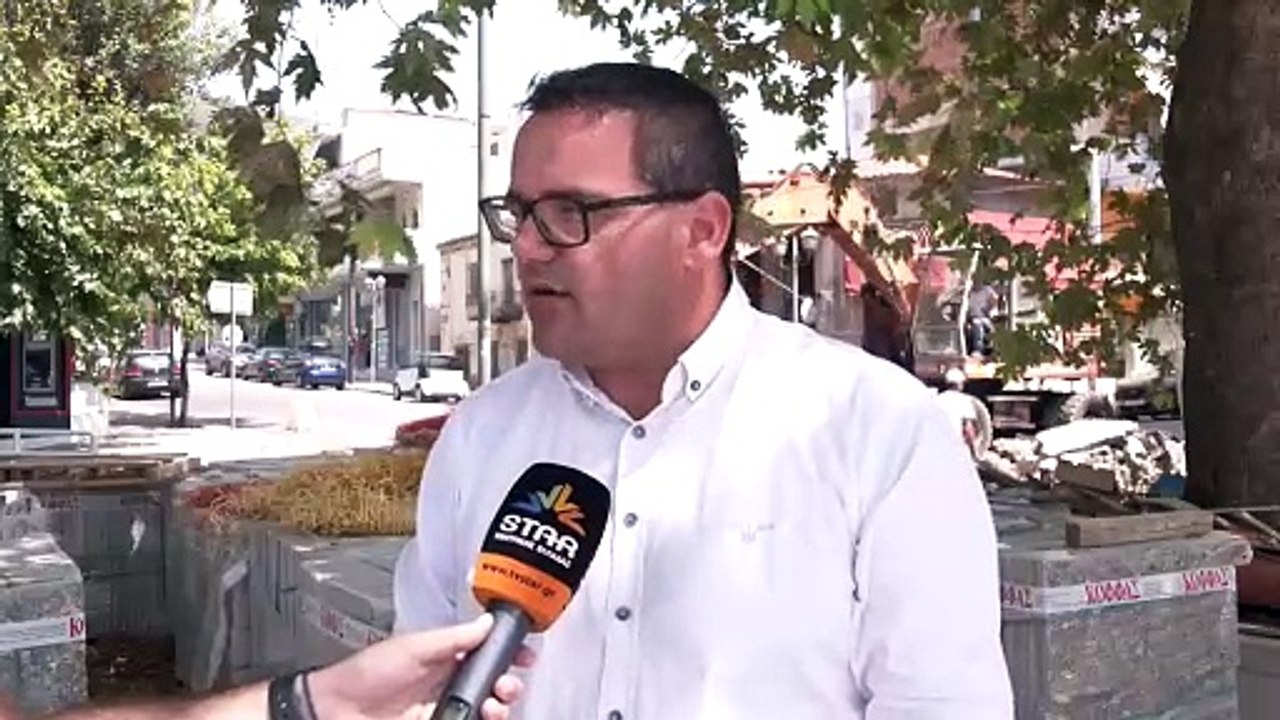 Συνεχίζονται τα έργα ανάπλασης της πλατείας στη...