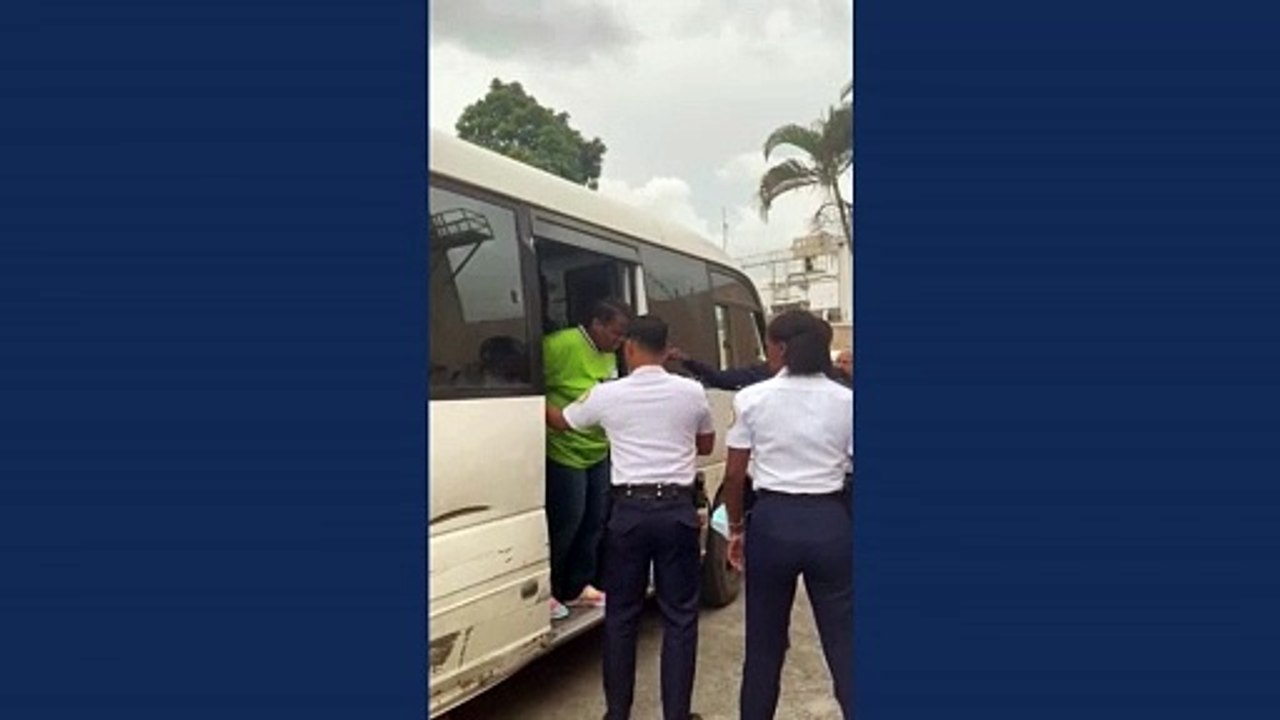 Mujer acusada de decapitar a su hija alega estar embarazada