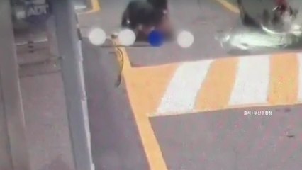 모르는 여성에 '사커킥'...전직 축구선수 징역 25년 / YTN