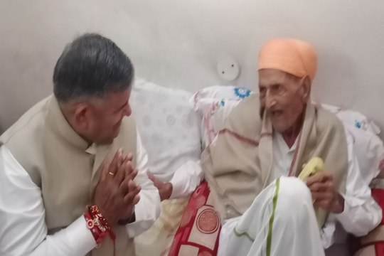 पंजाब के राज्यपाल कटारिया ने वयोवृद्ध भाजपा नेता देरासरिया की पूछी कुशलक्षेम