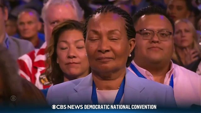 Michelle Obama prend la parole et triomphe à la Convention Démocrate en l'honneur de Kamala Harris