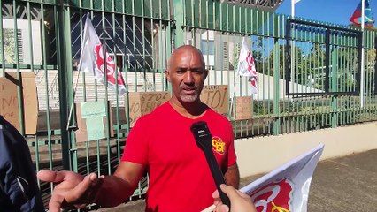 Une quinzaine de chauffeurs de la STOI en grève devant la Région