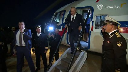 Putin inspeciona armas apreendidas na guerra durante visita à Chechénia