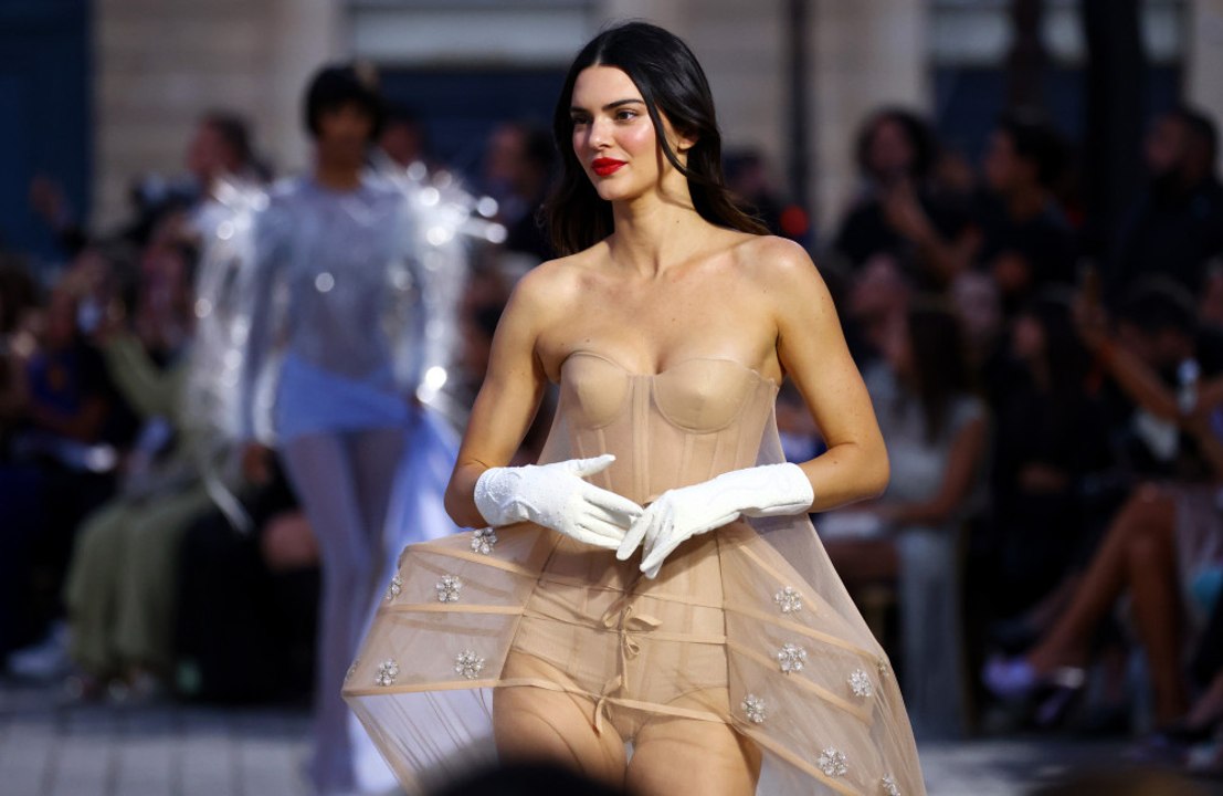 Kendall jenner: selbstbewusstsein fängt mit selbstliebe an