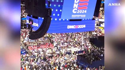 Chicago, alla convention "tutti fermi" per una mega foto ricordo