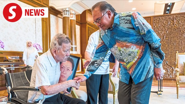 Cops reviewing investigation papers on Teoh Beng Hock's case - CID chief