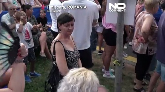 Romanya'nın ilk müzik işaret dili tercümanları işitme engellilere konser deneyimi yaşatıyor