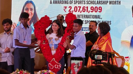 VIDEO: डॉक्टर या इंजीनियर बनना जरूरी नहीं, खेलों से भी बन सकती अच्छी जिंदगी: मनु भाकर