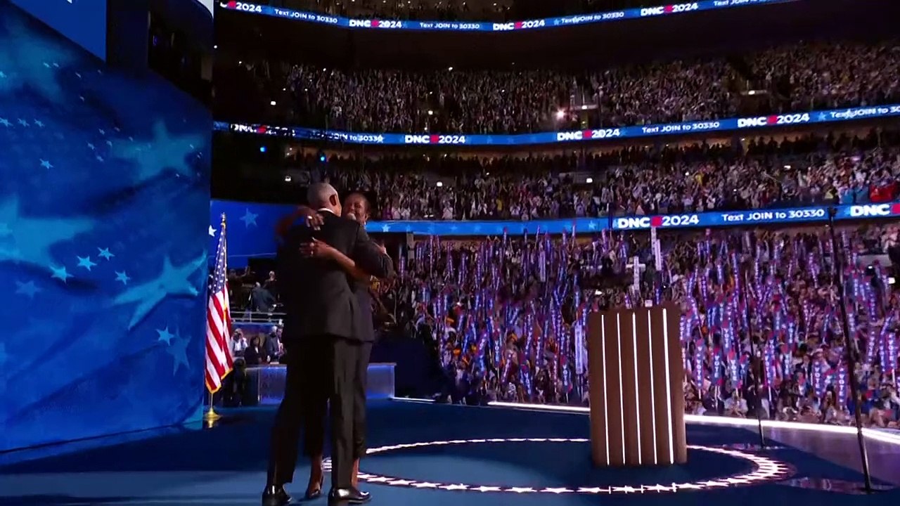 "Yes, she can !" Michelle et Barack Obama saluent en Harris "l'espoir" retrouvé