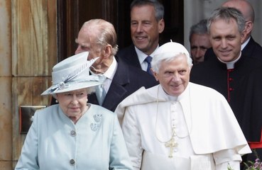 Kraliçe Elizabeth Donald Trump'ın kaba olduğunu düşünüyordu