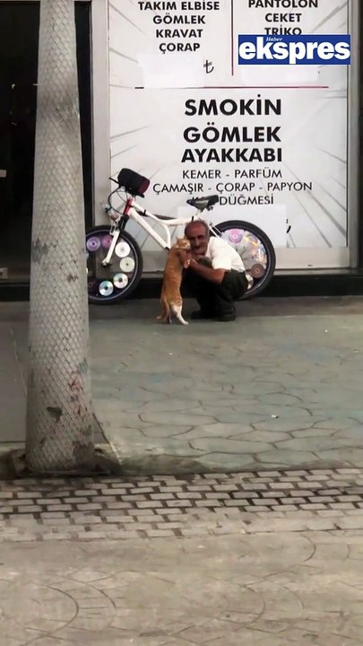 Sakarya’da gülümseten anlar: Vatandaş kedisiyle dans etti!