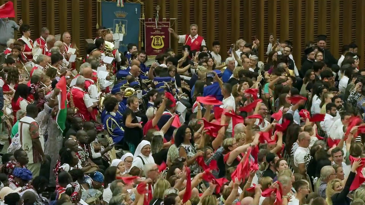 El papa Francisco llama a llevar "amor, paz y bondad" en un mundo marcado por la guerra