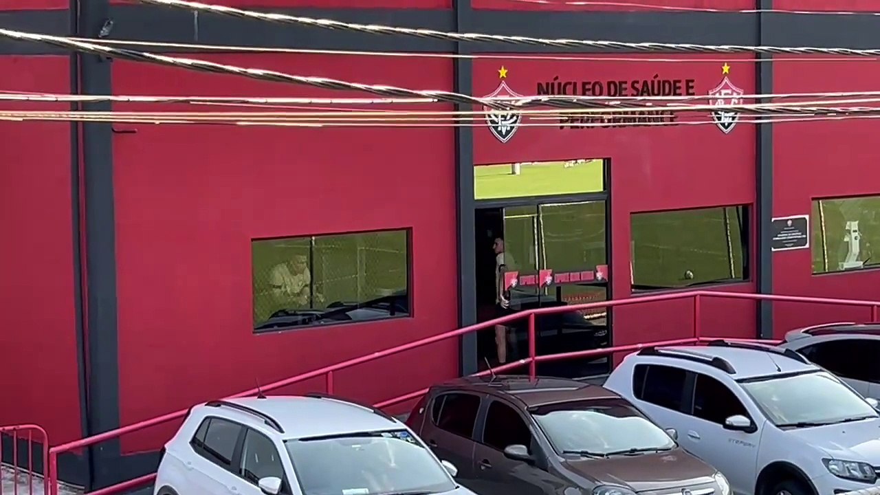 JÁ CHEGOU! Novo reforço do Vitória já treina na toca; saiba mais