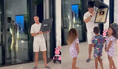 Cristiano Ronaldo recibe placa de oro en YouTube a tan sólo unas horas del estreno de su canal, ya tienen 1 millón de seguidores