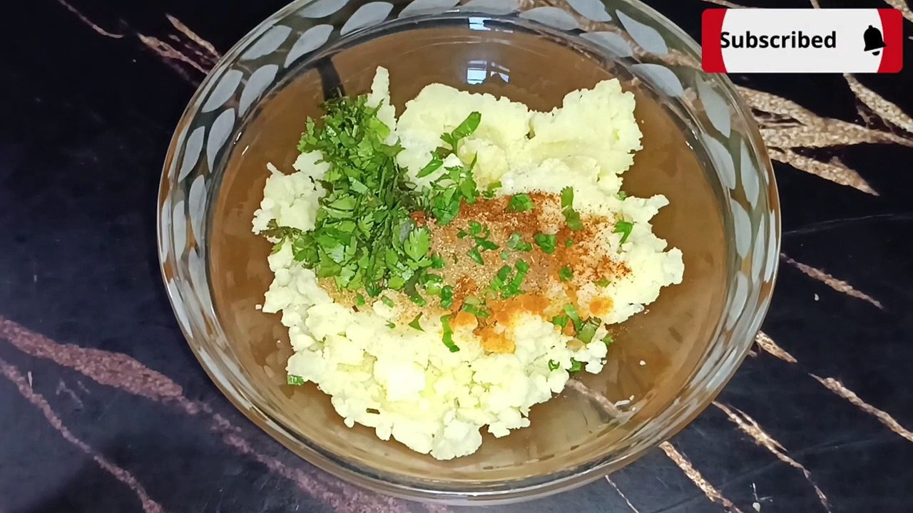 Potato Roll Samosa__جب لوگ زیادہ ہوں اور وقت کم ہو تو اس طرح افطاری بنائیں__Ramzan iftar recipe