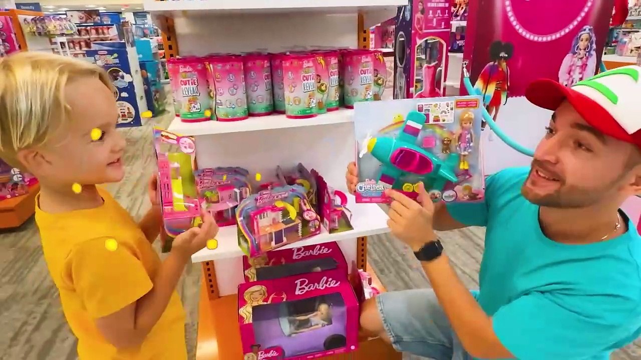 Chris_and_Uncle_are_preparing_for_Alice_s_Birthday!(720p)