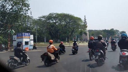 crossing the Sidoarjo city square