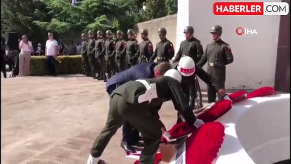 3. Cumhurbaşkanı Celal Bayar, 38. ölüm yıldönümünde devlet töreni ile anıldı