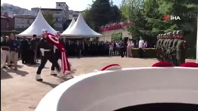 3. Cumhurbaşkanı Celal Bayar, Bursa'da kabri başında anıldı