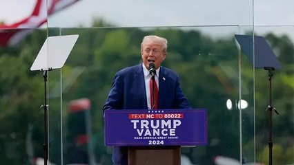 Donald Trump, suikast girişimi sonrası ilk mitinginde kurşun geçirmez cam ardından konuştu