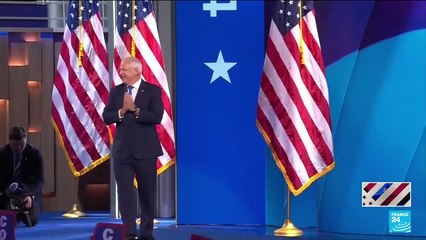 Présidentielle américaine : Tim Walz accepte l'investiture de son parti