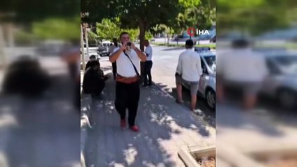 Ehliyet almayı başaran eşine davullu zurnalı kutlama yaptı