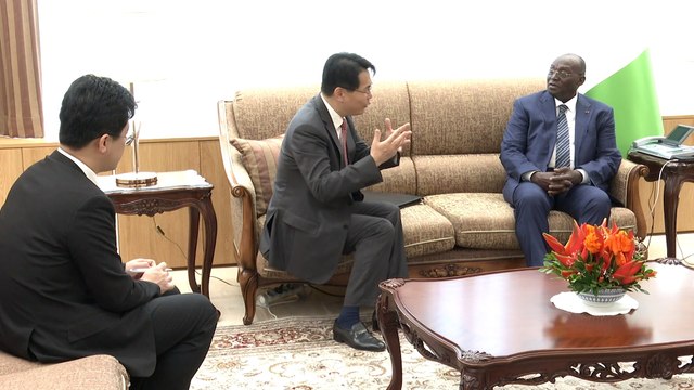 L’Ambassadeur de Chine en Côte d’Ivoire annonce au Vice-président la tenue du Sommet Chine – Afrique à Beijing en septembre prochain