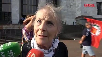 Milano, gli inquilini del Pio Albergo Trivulzio davanti al Tribunale: «Bloccate gli sfratti»