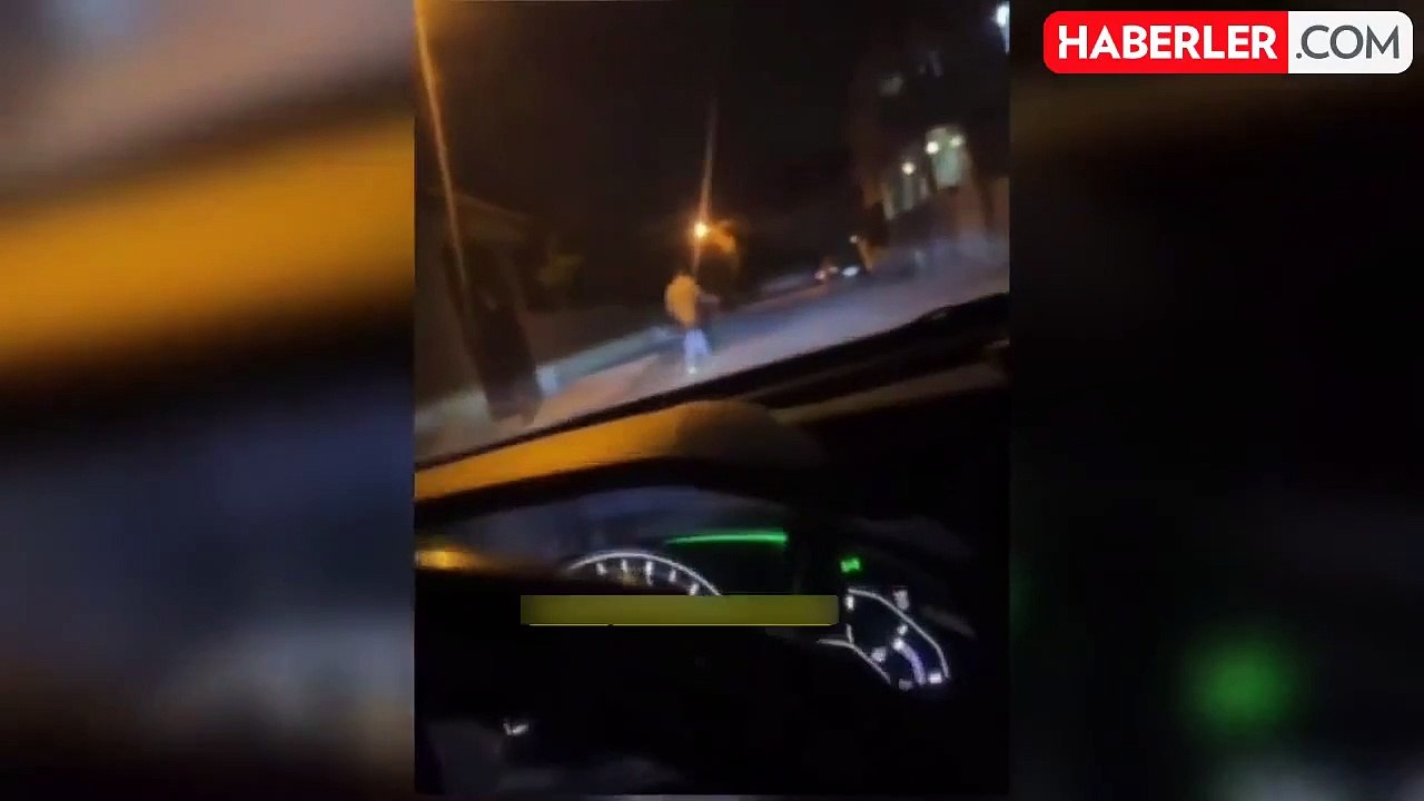 Görüntüler Hatay'dan! Suriyeli kadın, kendisini rahatsız eden adamı aracıyla ezmeye çalıştı