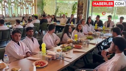 Yüksekova'da tıp, diş hekimliği ve eczacılık bölümlerini kazanan öğrencilere moral yemeği