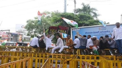 अडाणी-हिंडनबर्ग मामले की जेपीसी जांच और SEBI चीफ के इस्तीफे की मांग को लेकर कांग्रेस का प्रदर्शन