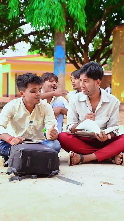 Har_Student_Ki_Kahani_-#trendingshorts_#funny_#shorts(720p)