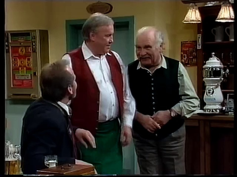 Peter Steiners Theaterstadl-Die Gockelparade