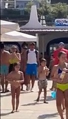 "Tutti gli ospiti sono pregati di accogliere con un applauso il nostro campione": e al Lido Riccio ? festa per Matteo