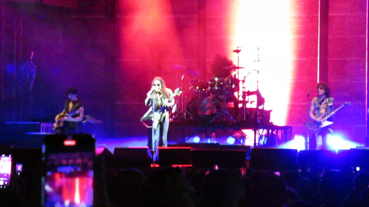 Lenny Kravitz concerts in Athens 2/8/2024 video Dailymotion