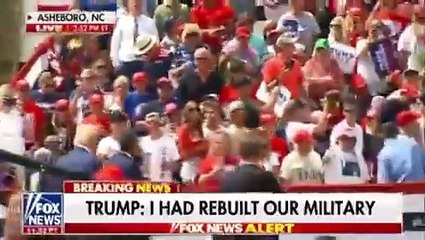 USA : Donald Trump sauve la vie d'une femme lors d'un rassemblement (VIDEO)