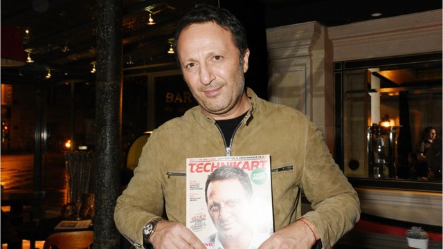 Avec humour, Arthur répond aux agités qui critiquent ses activités de vacances