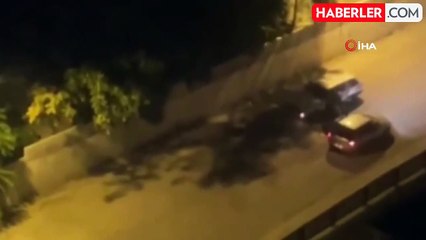 Yol verme tartışmasında otomobili böyle tekmeledi