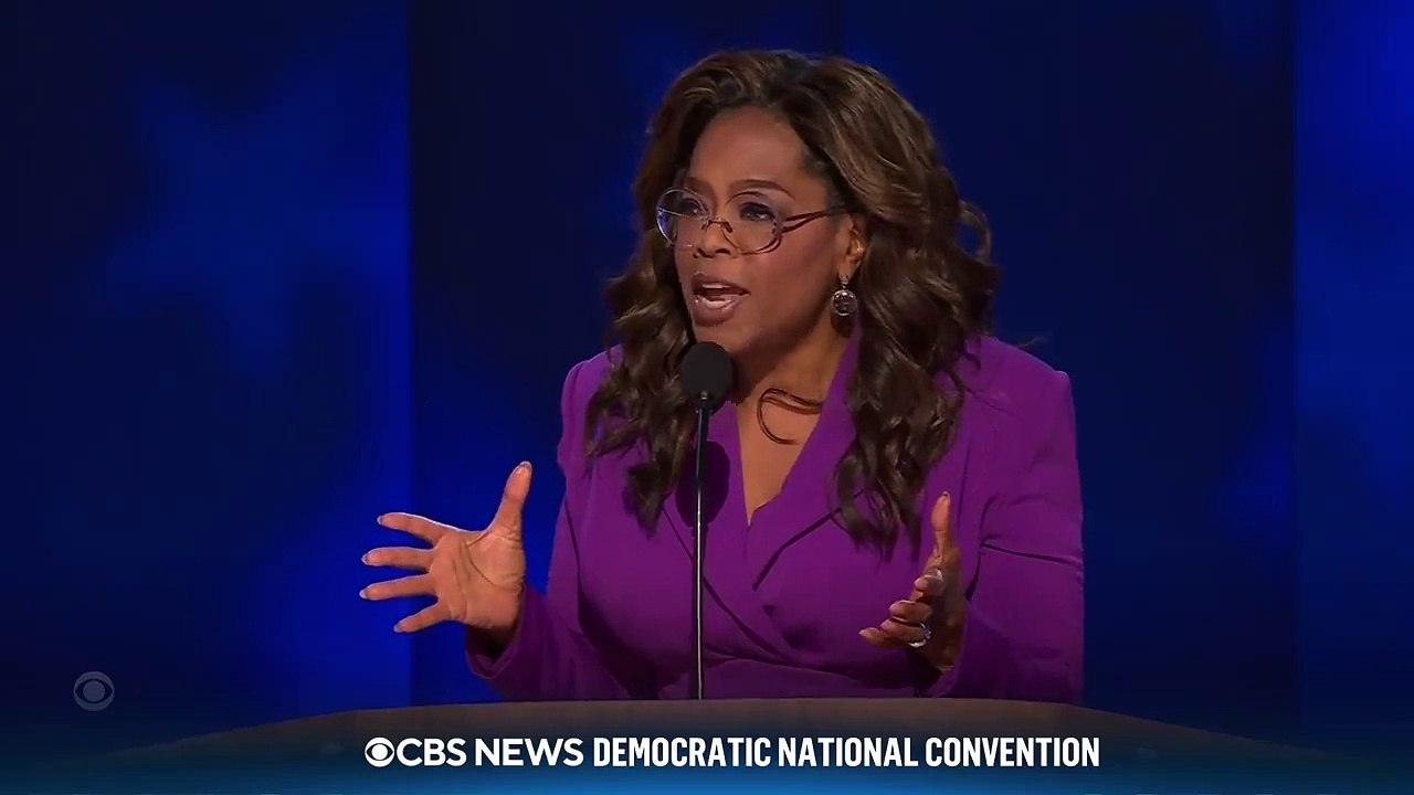 La présentatrice américaine, star et milliardaire, Oprah Winfrey a fait une apparition surprise à la convention démocrate à Chicago pour exhorter les électeurs indécis à voter pour Kamala Harris