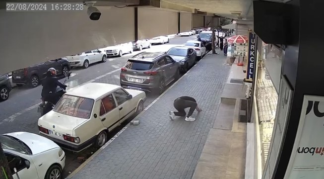 Avcılar'da iş yerine yapılan silahlı saldırıdan son anda kurtuldu