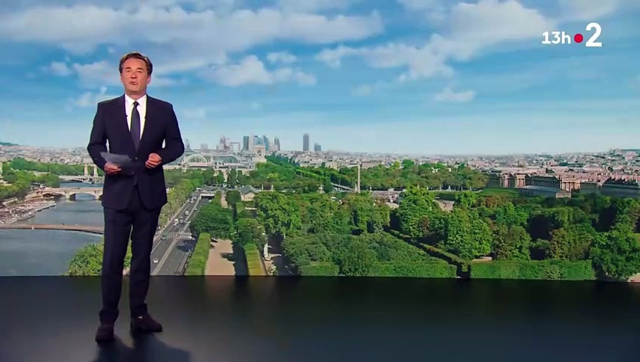 Nathanaël de Rincquesen présente ses excuses aux téléspectateurs de France 2 après une erreur dans le journal de 13 heures