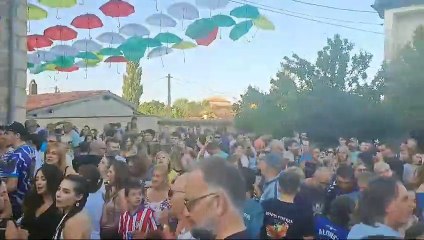 'La Potra Salvaje' en modo charanga antes de la actuación de Isabel Aaiún en La Gallega